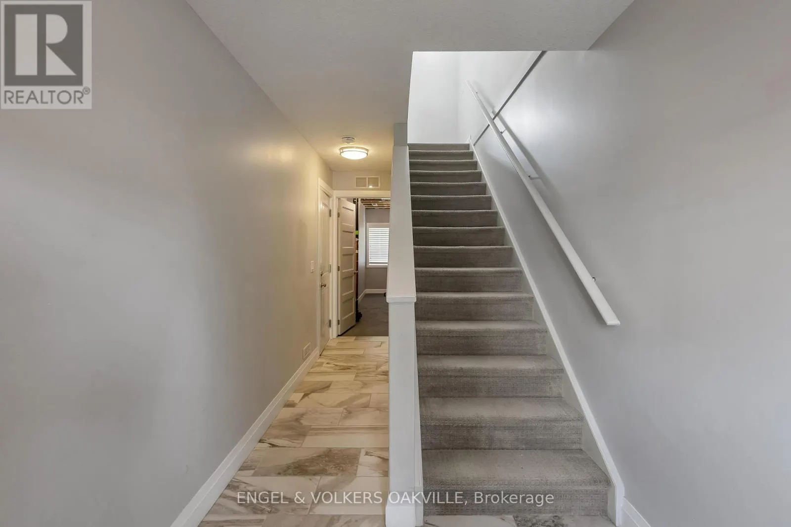 68 - 3025 SINGLETON AVENUE