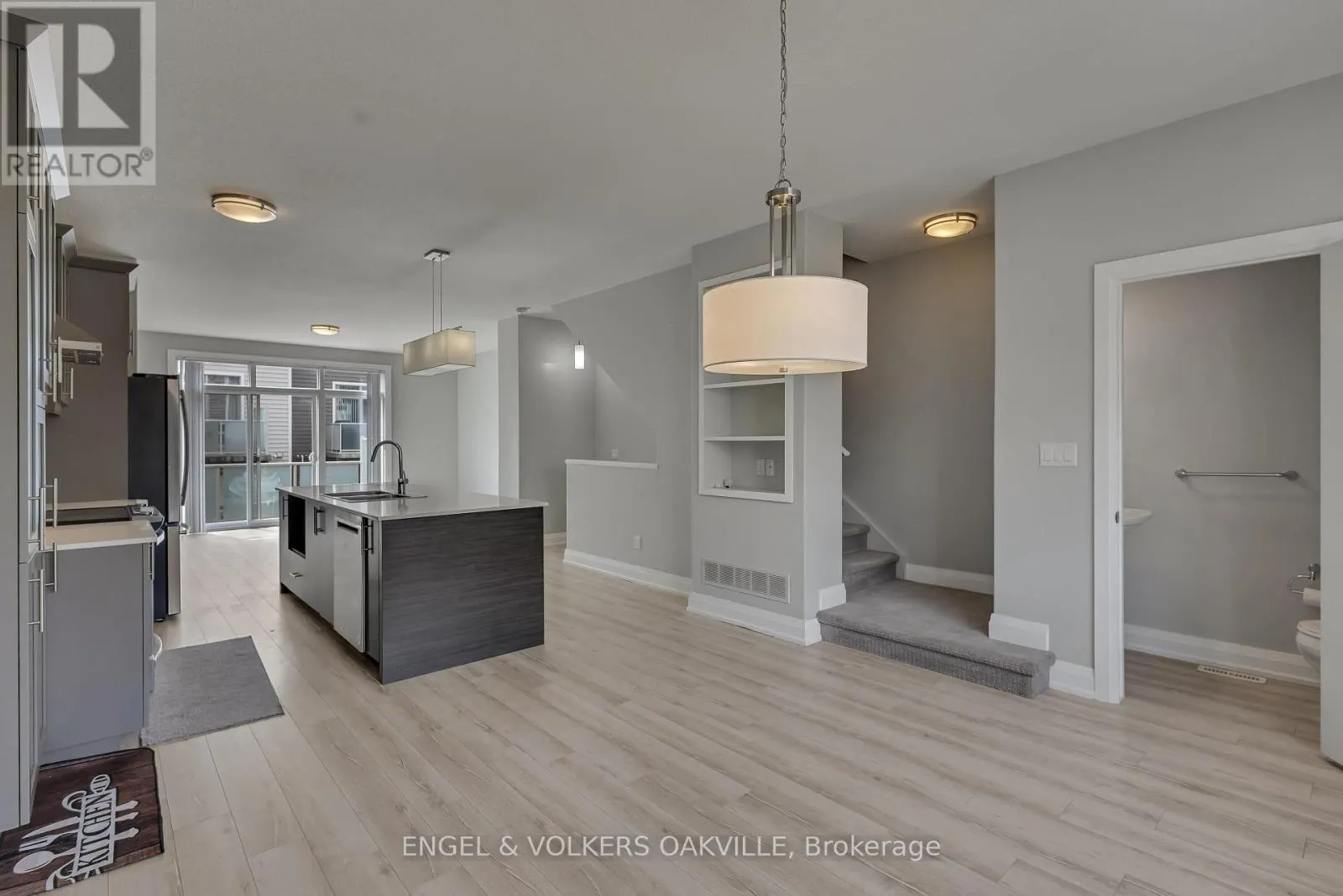68 - 3025 SINGLETON AVENUE
