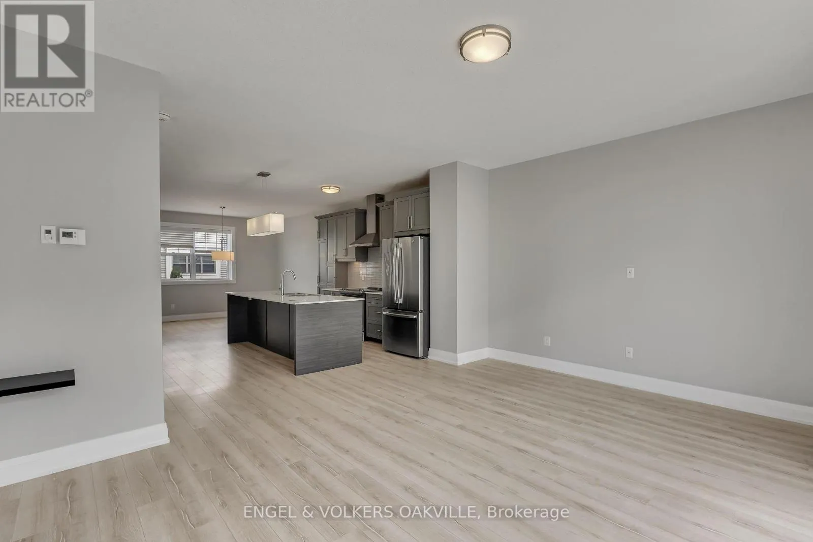 68 - 3025 SINGLETON AVENUE