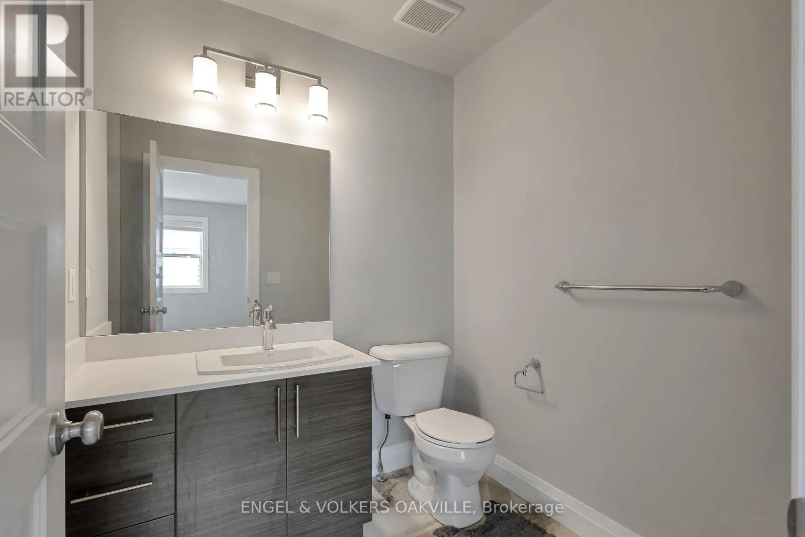 68 - 3025 SINGLETON AVENUE