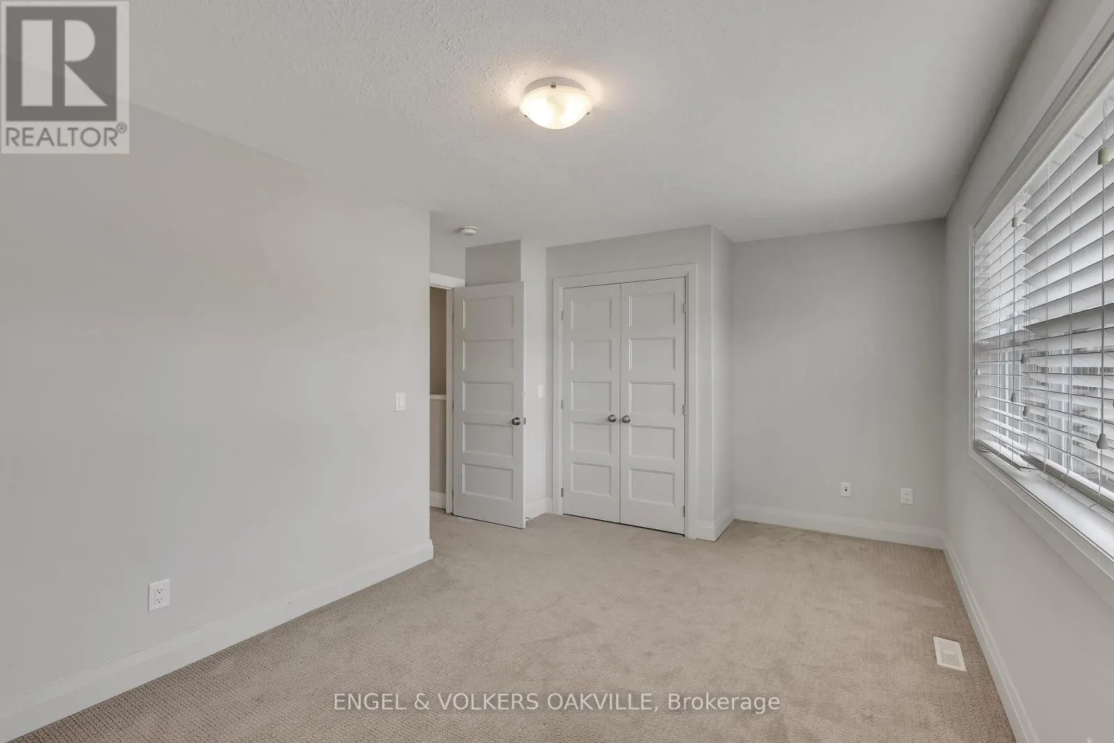 68 - 3025 SINGLETON AVENUE