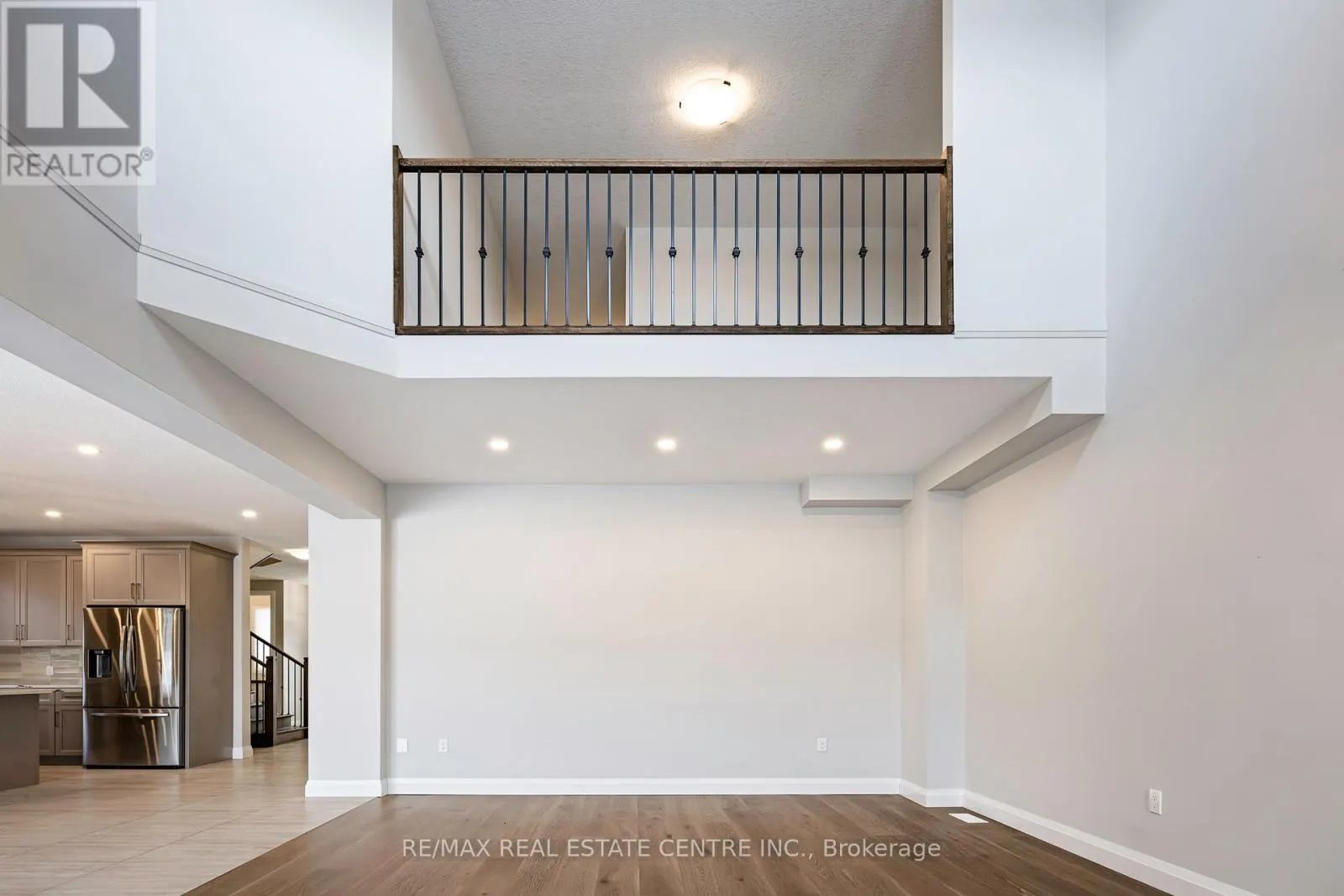 3 GRUNDY CRESCENT