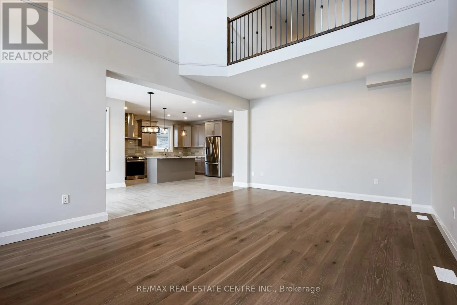 3 GRUNDY CRESCENT