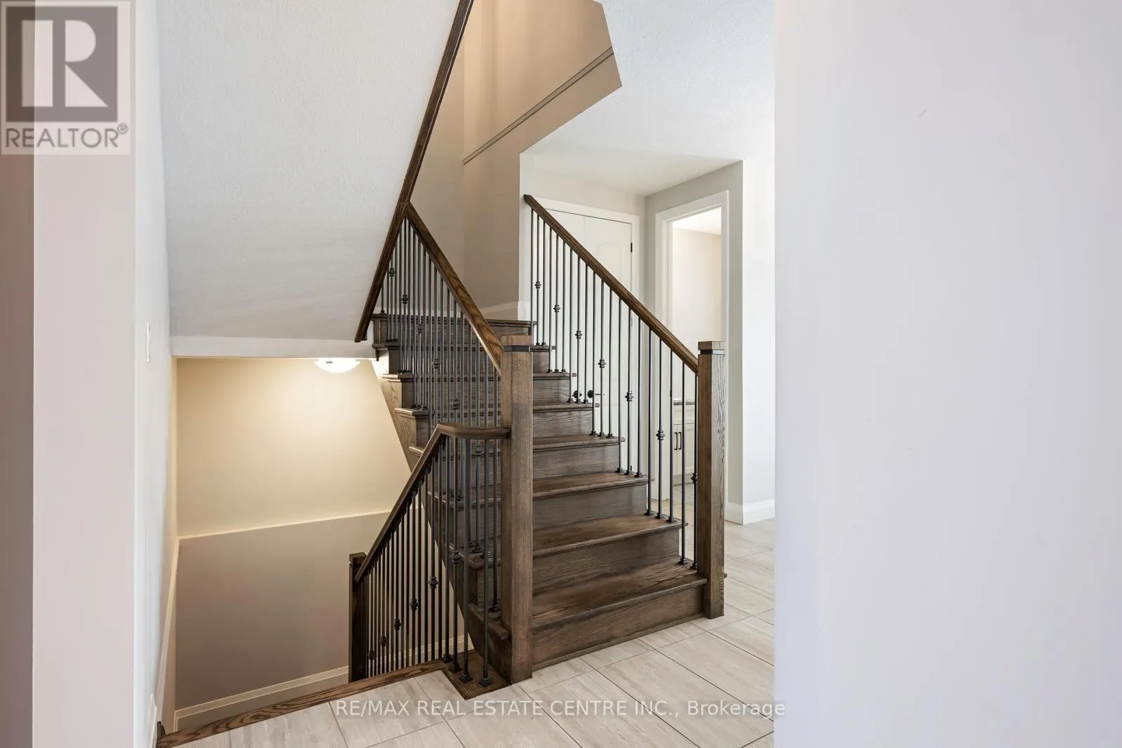 3 GRUNDY CRESCENT