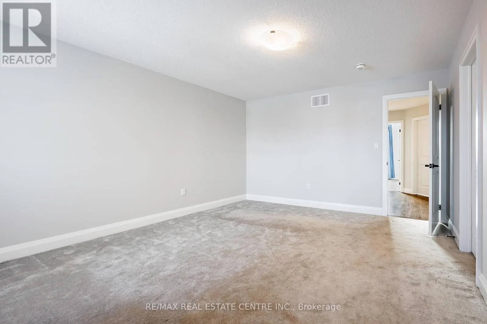 3 GRUNDY CRESCENT