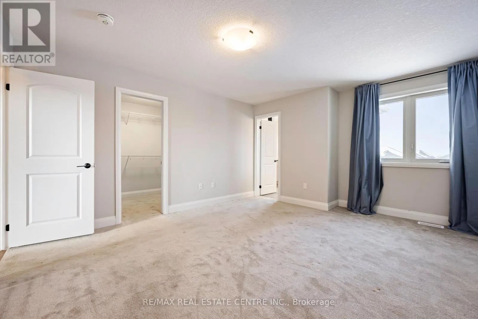 3 GRUNDY CRESCENT