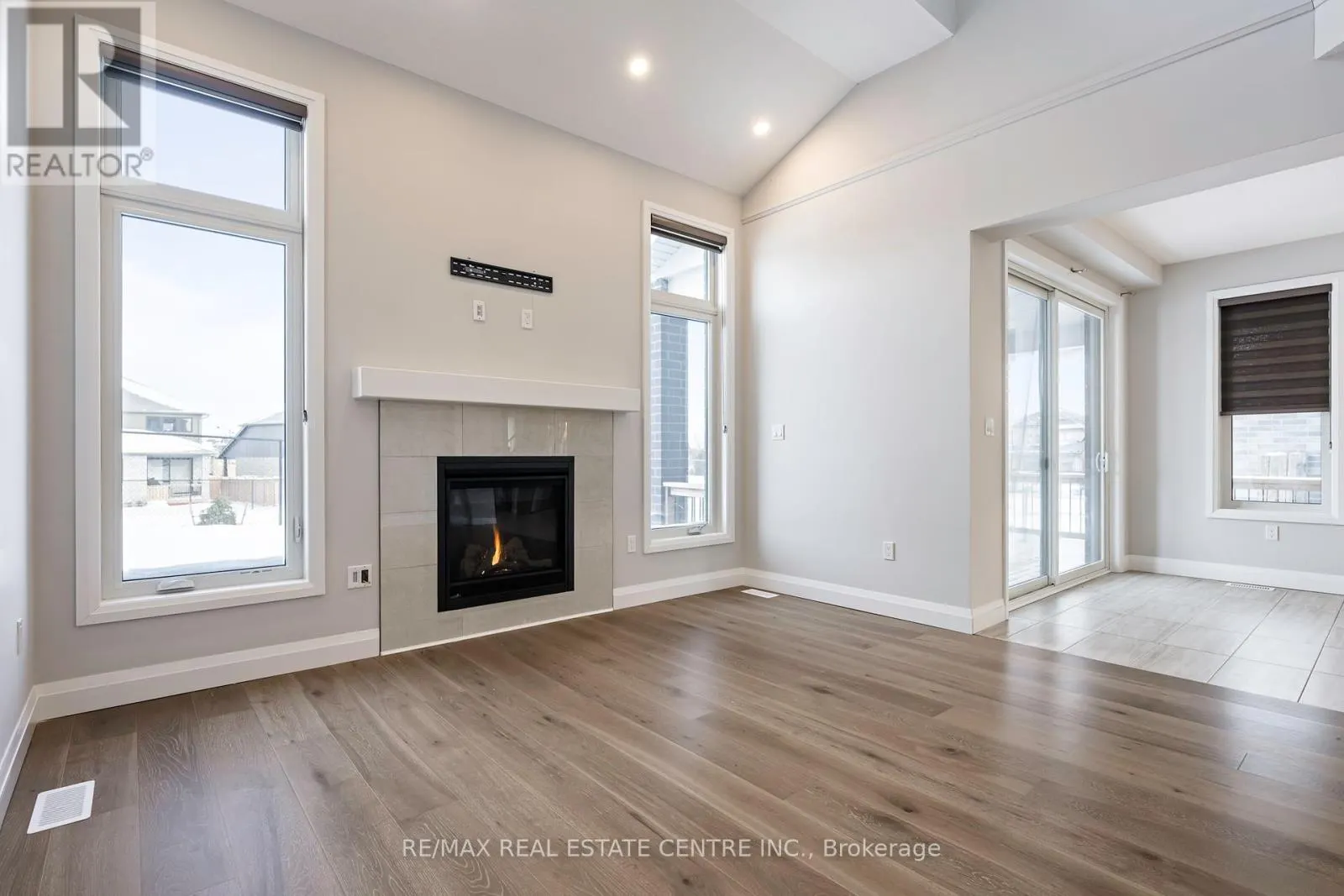 3 GRUNDY CRESCENT