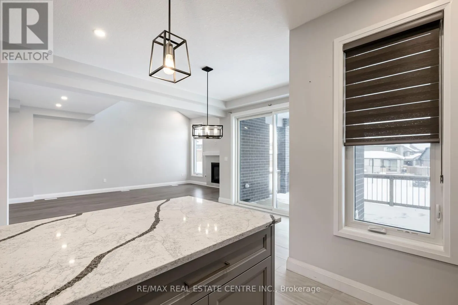 3 GRUNDY CRESCENT