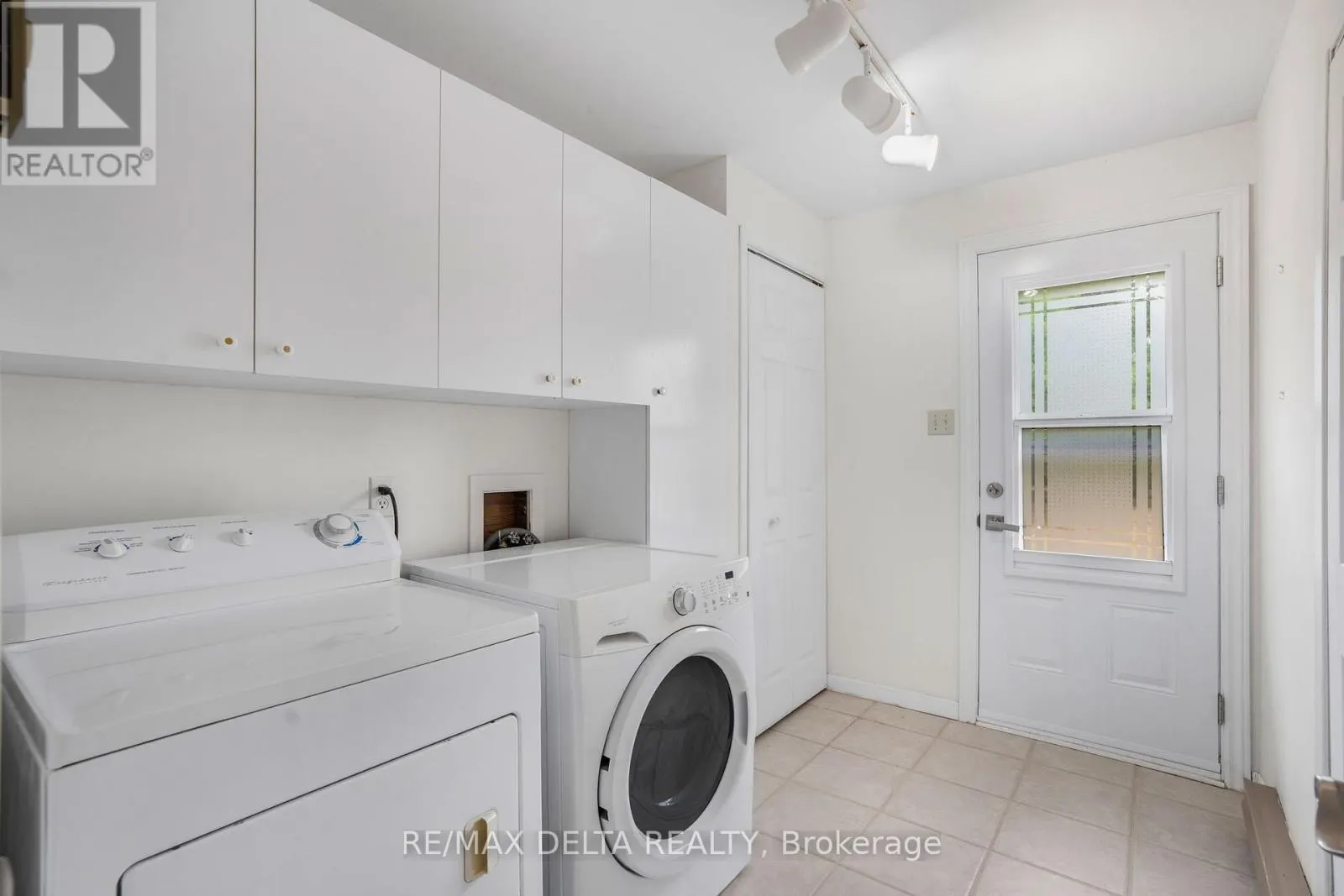 701 CON 9 PLANTAGENET CONCESSION