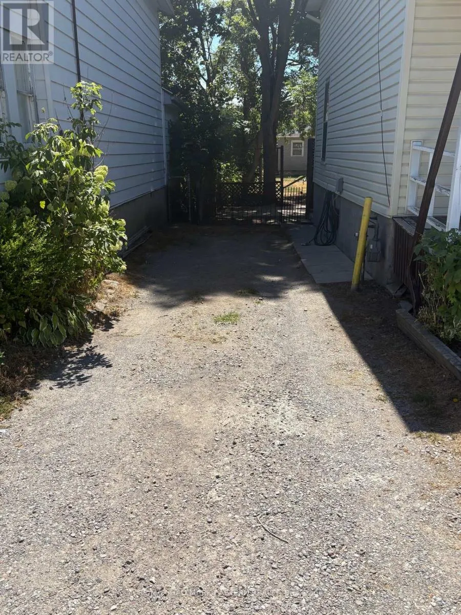 #1 - 581 PATERSON STREET, ##1