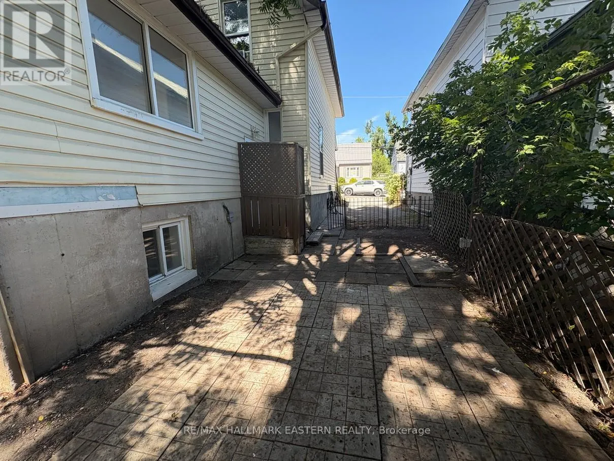 #1 - 581 PATERSON STREET, ##1