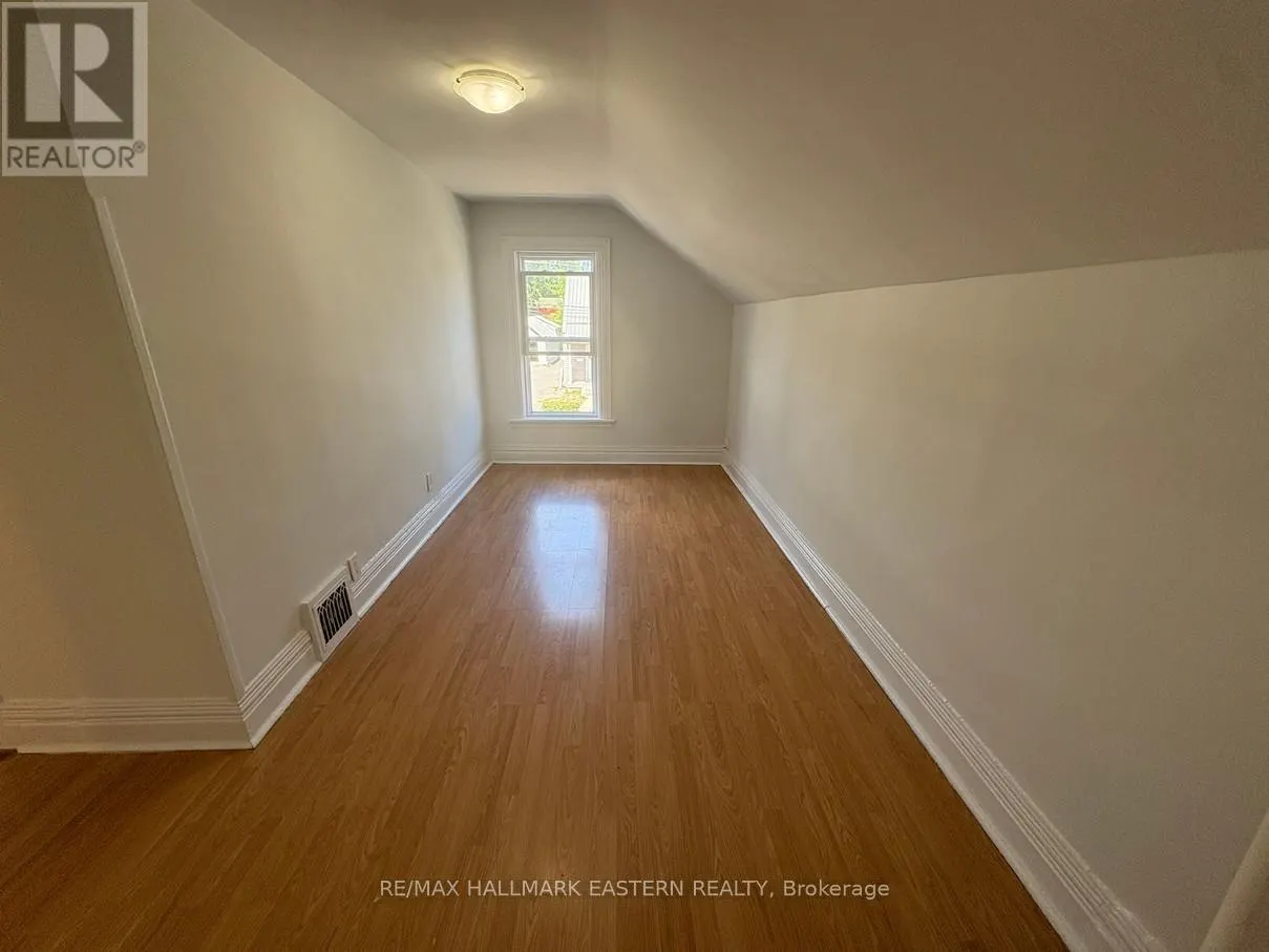 #2 - 581 PATERSON STREET, ##2