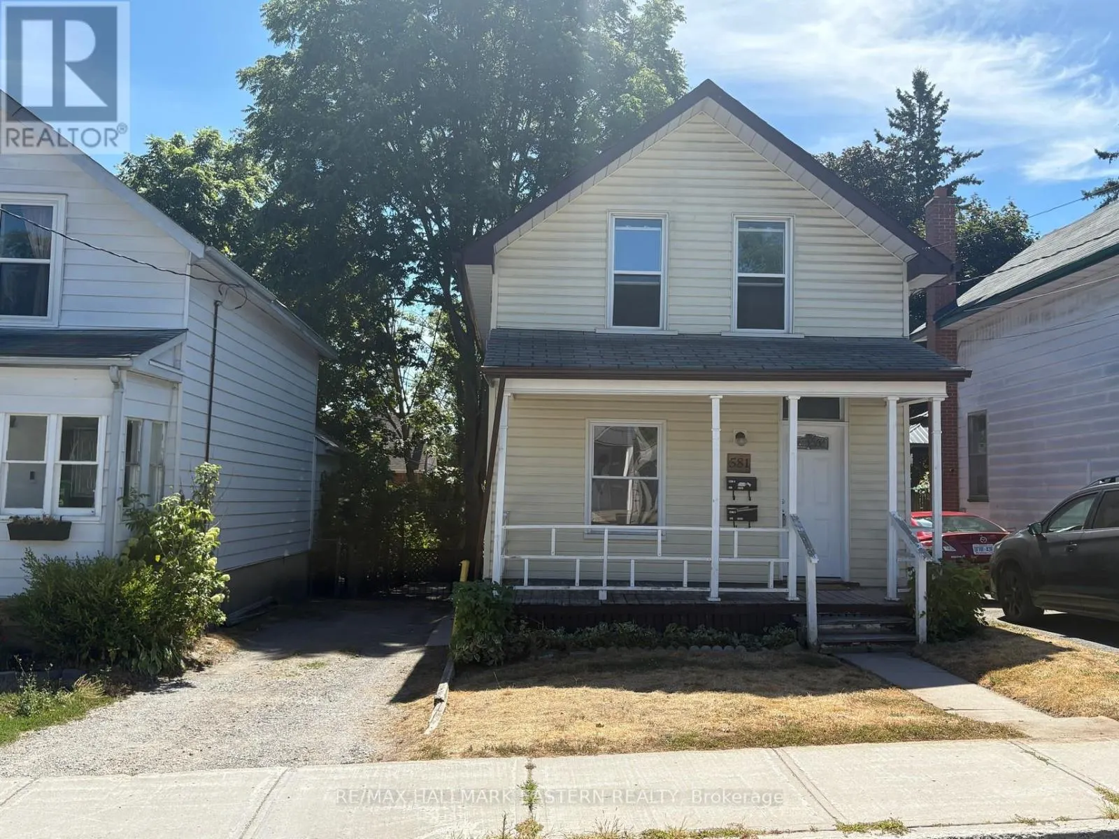 #2 - 581 PATERSON STREET, ##2