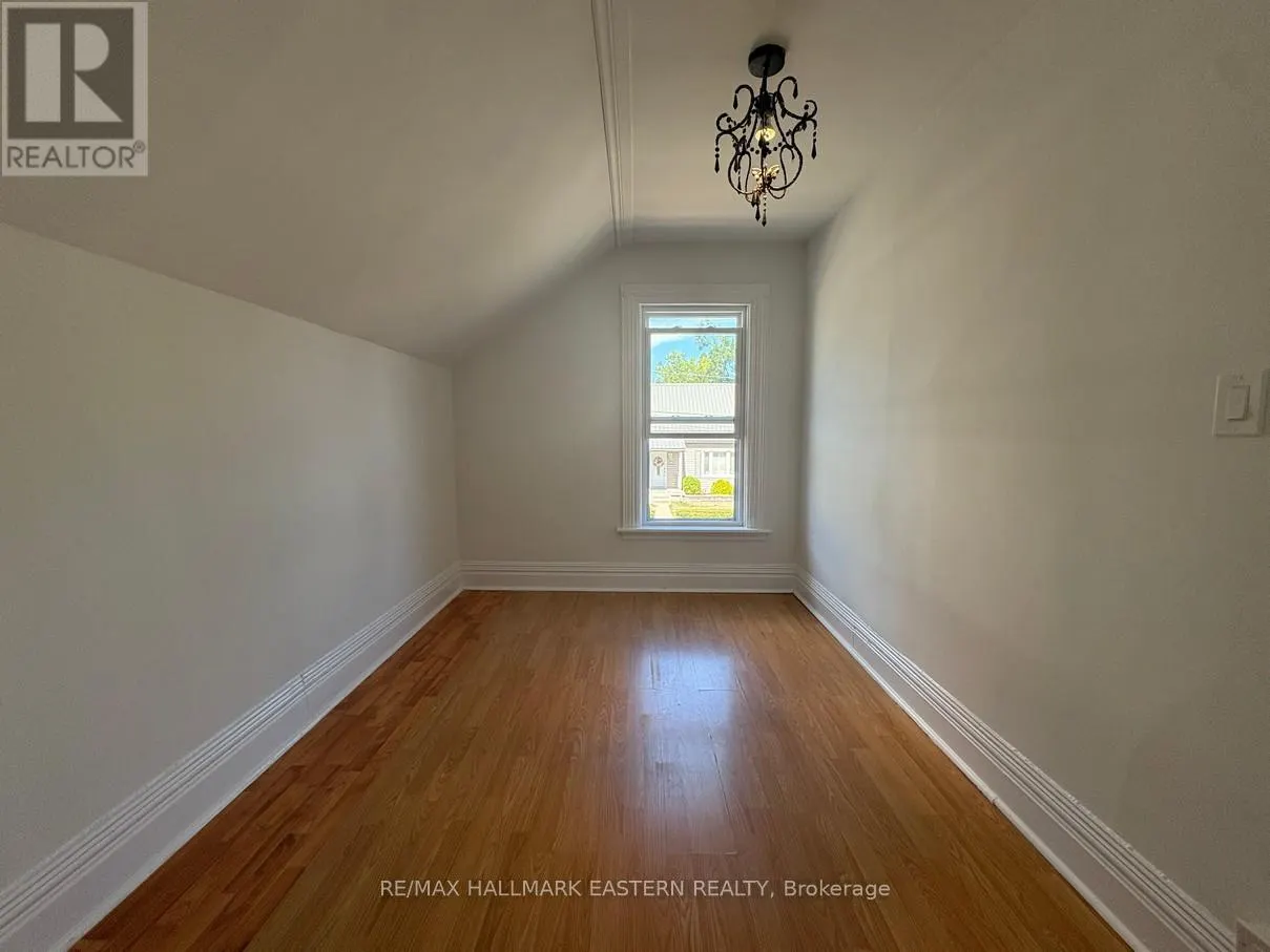 #2 - 581 PATERSON STREET, ##2