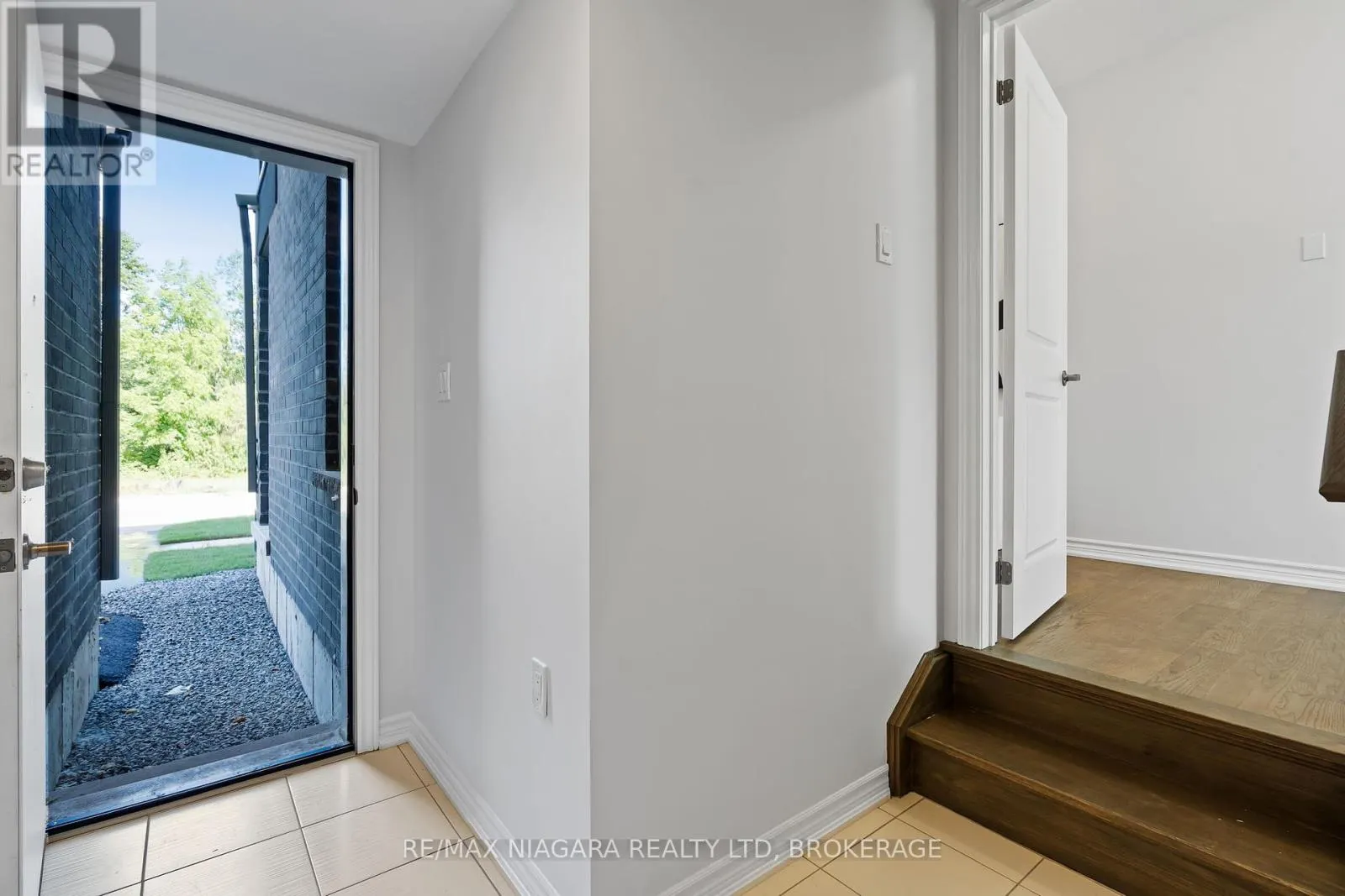 219 WELLS AVENUE