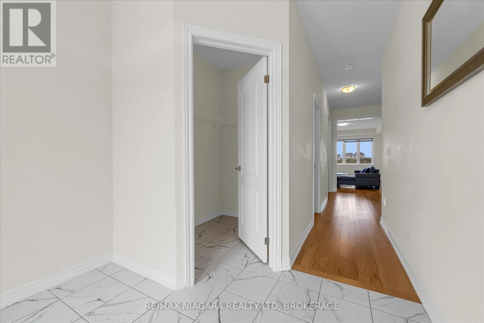 22 PEACH STREET