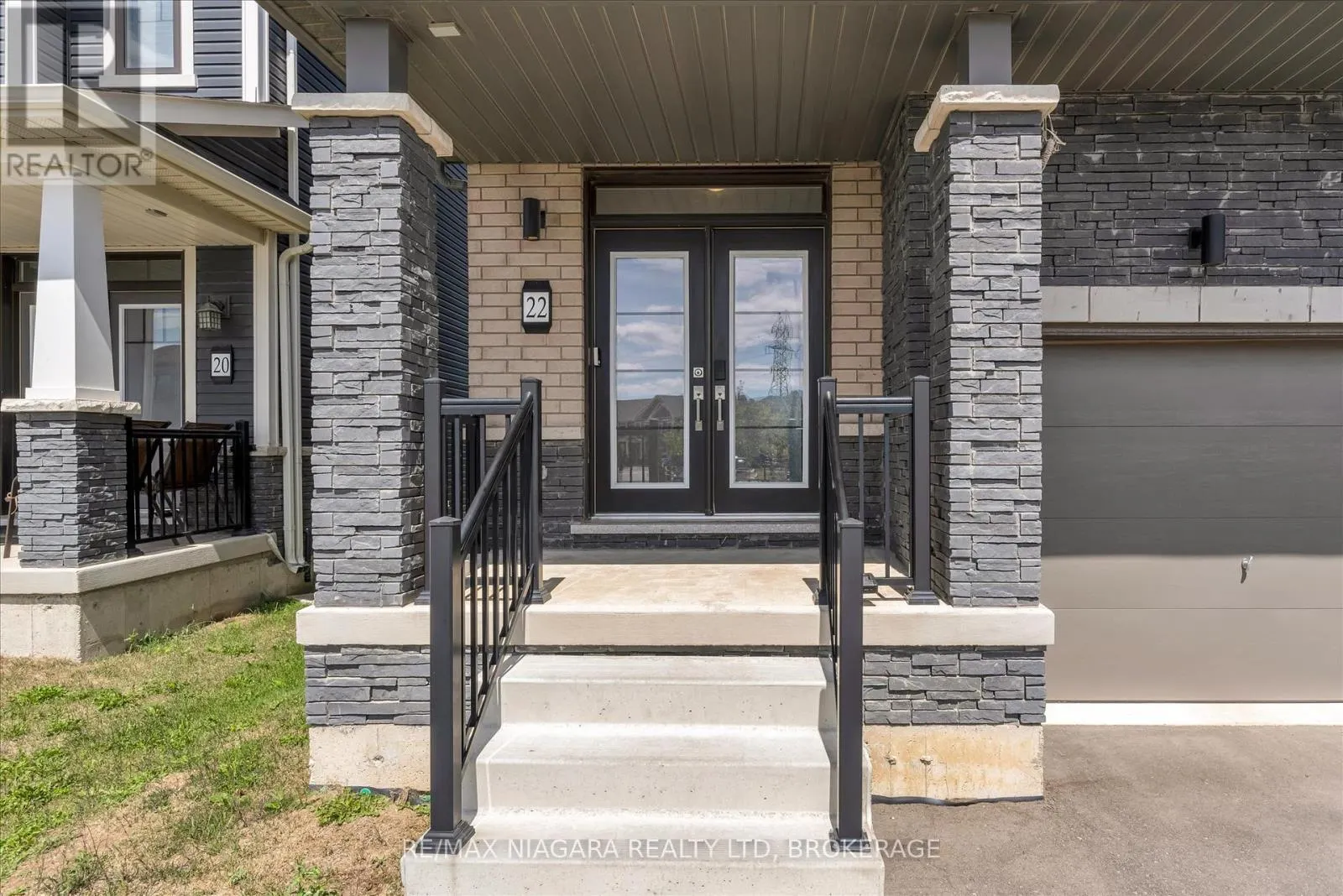 22 PEACH STREET