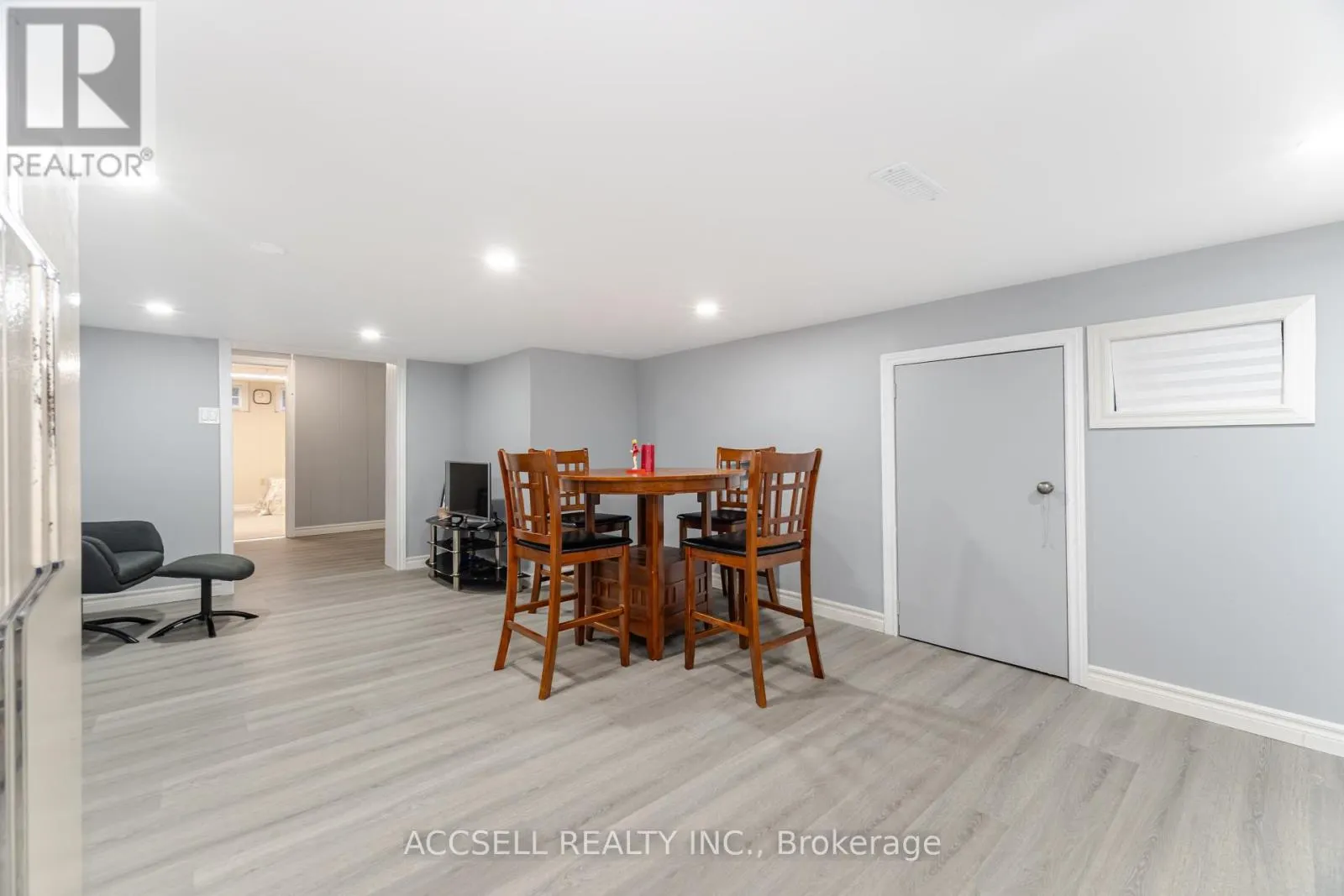 4 TANNER CIRCLE