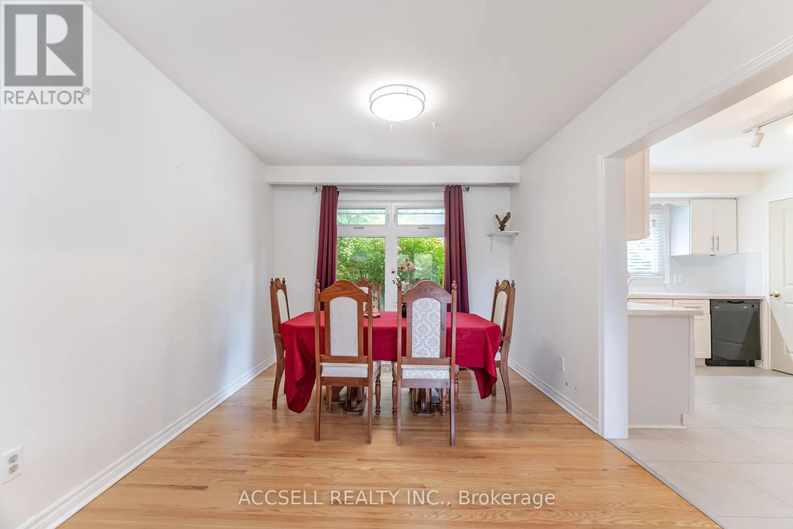 4 TANNER CIRCLE