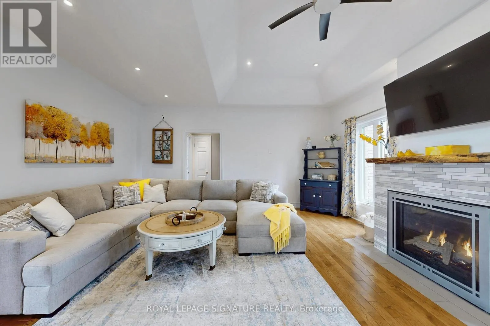 4 CONCESSION RD 8 E