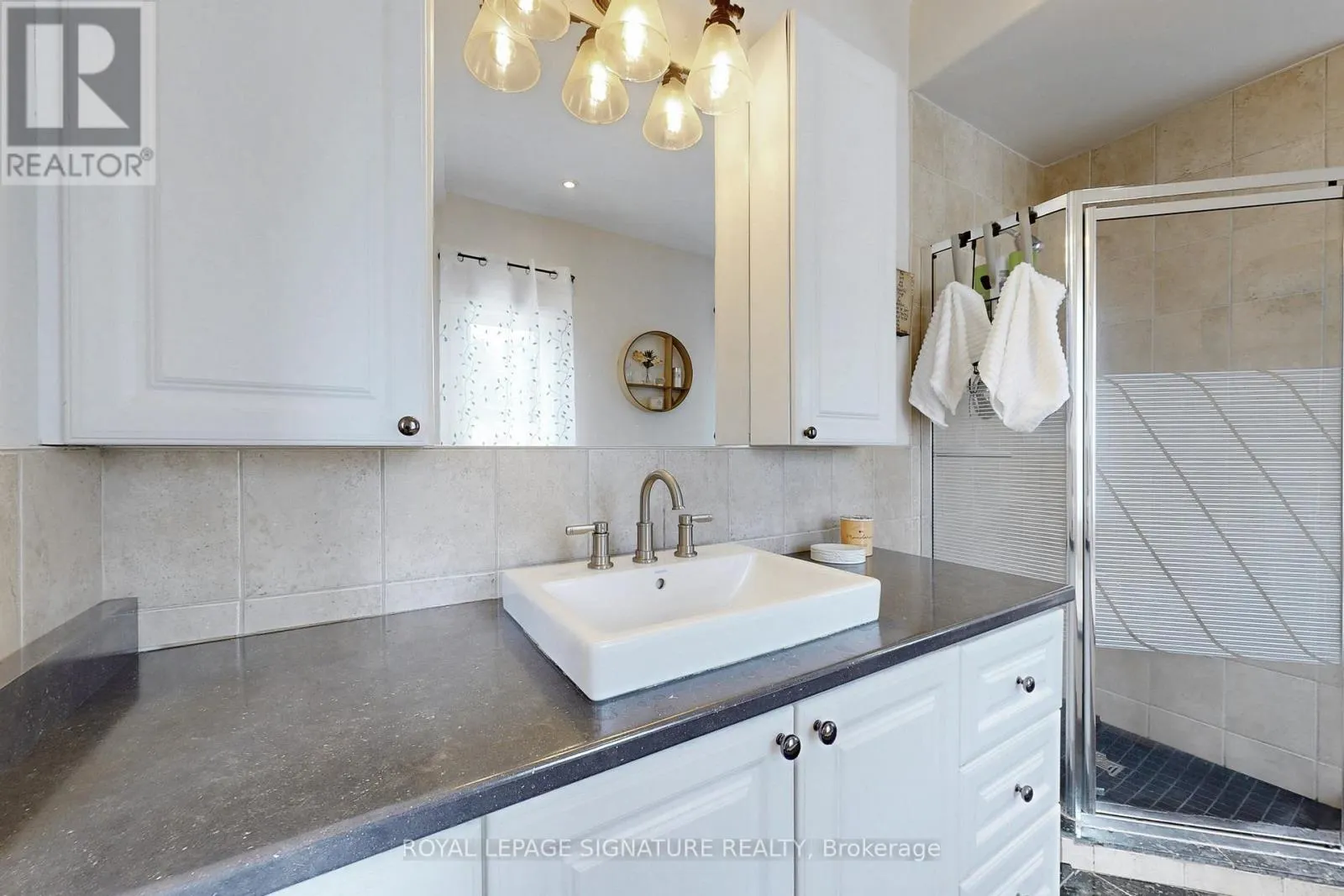 4 CONCESSION RD 8 E