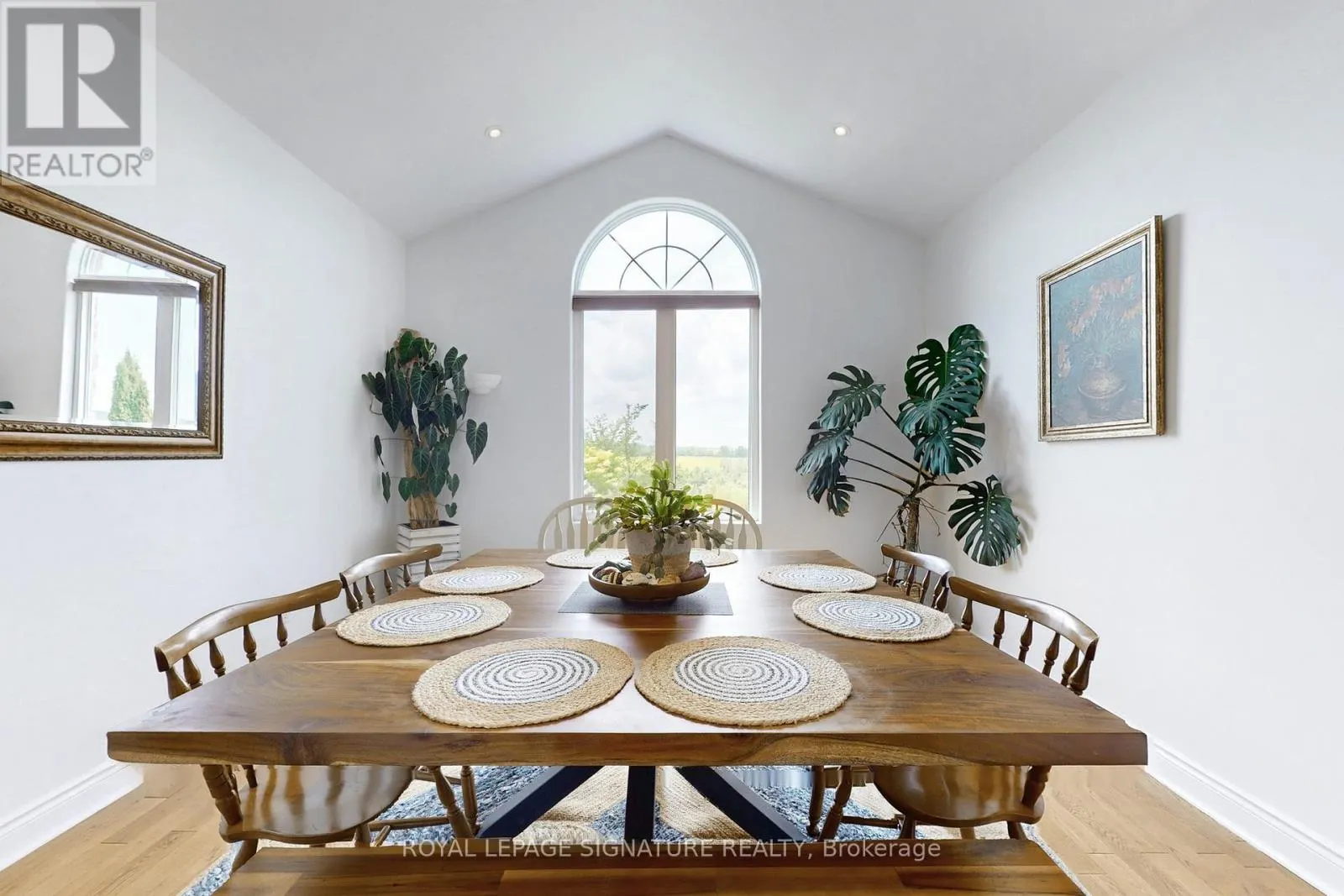 4 CONCESSION RD 8 E