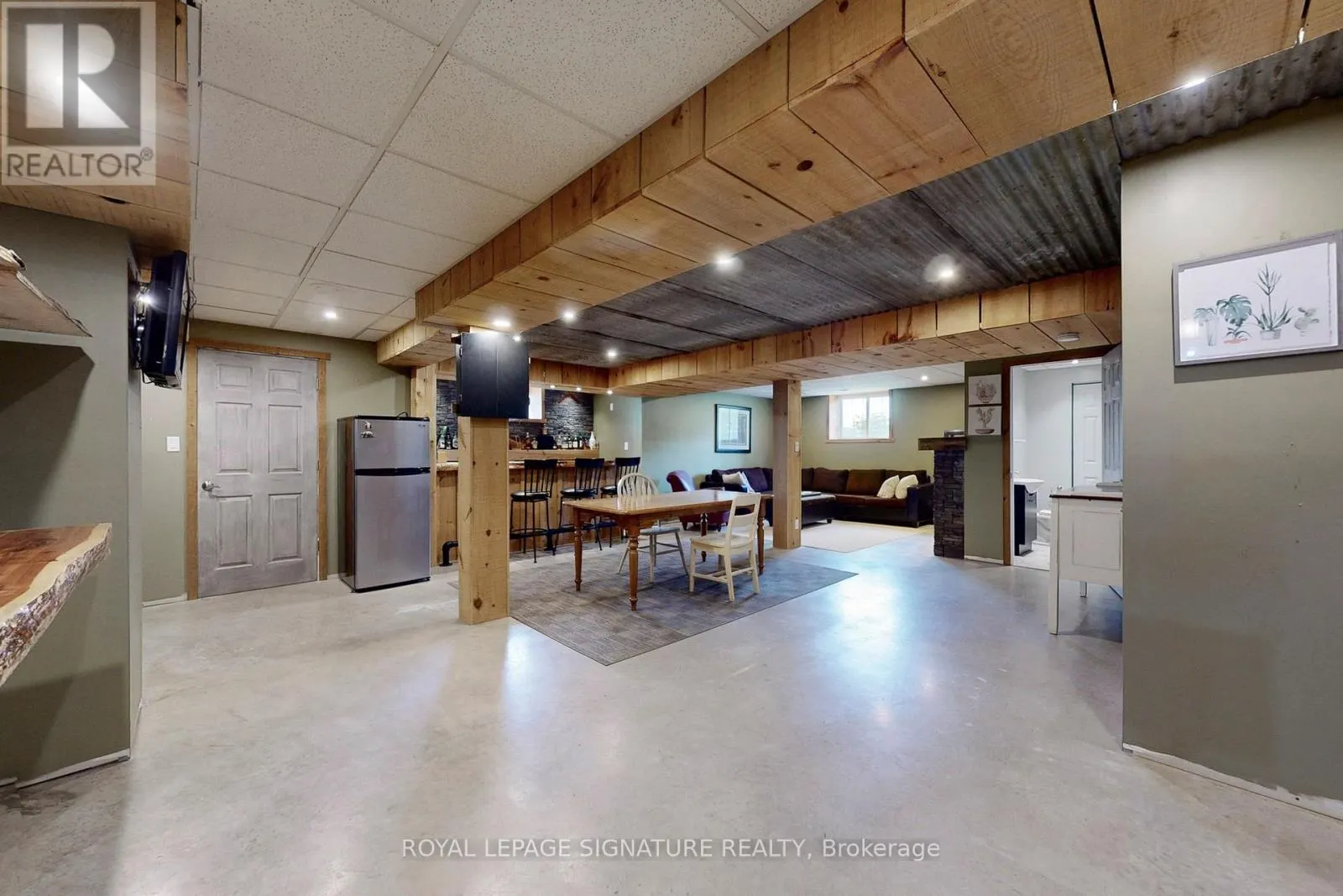 4 CONCESSION RD 8 E