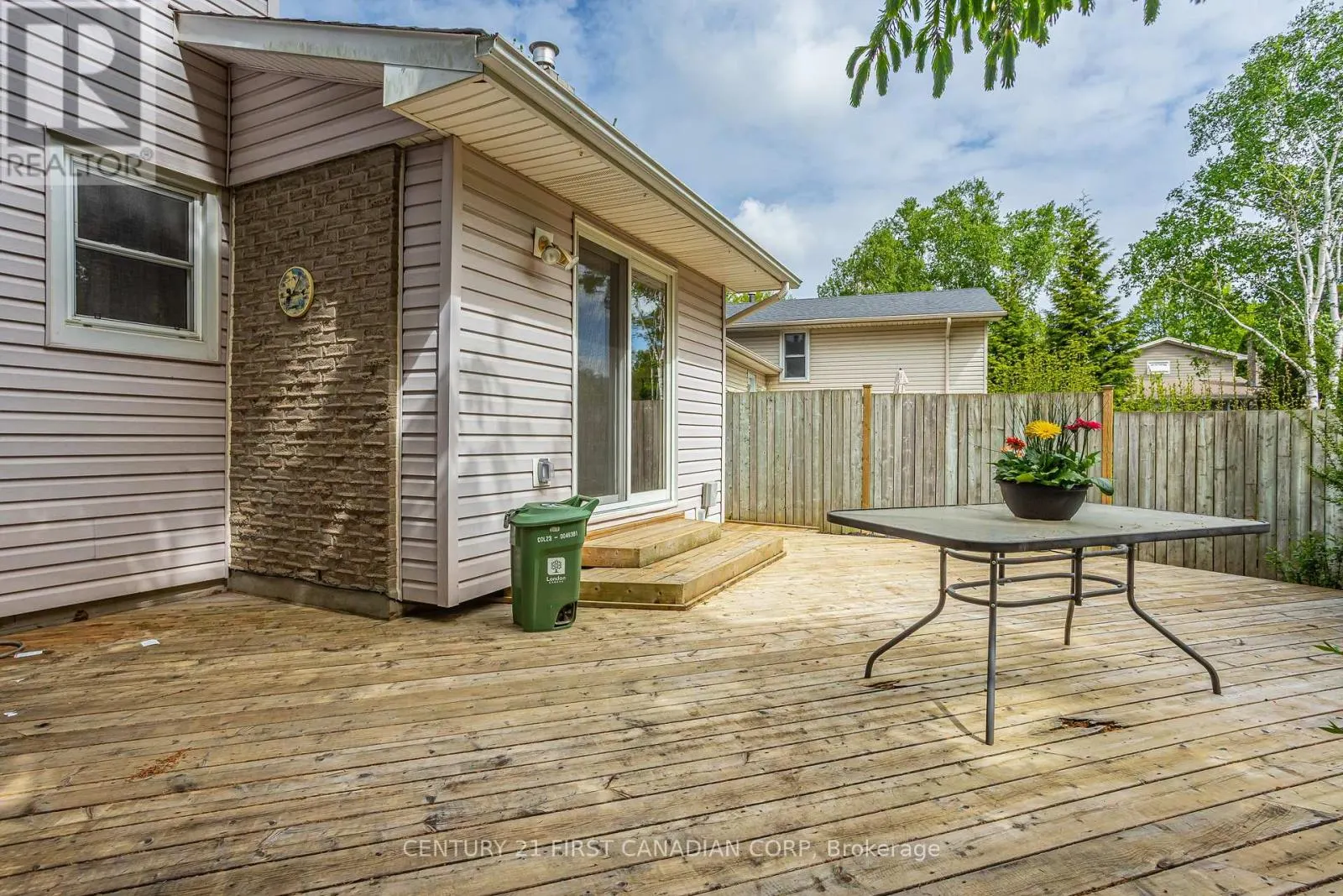 24 BARTLETT CRESCENT