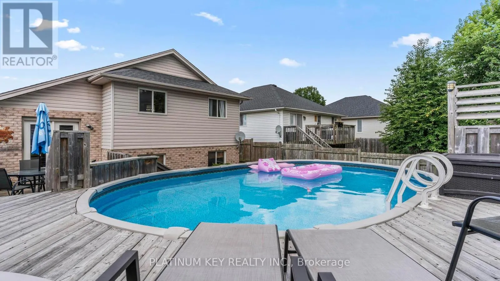 51 QUEENSWAY DRIVE