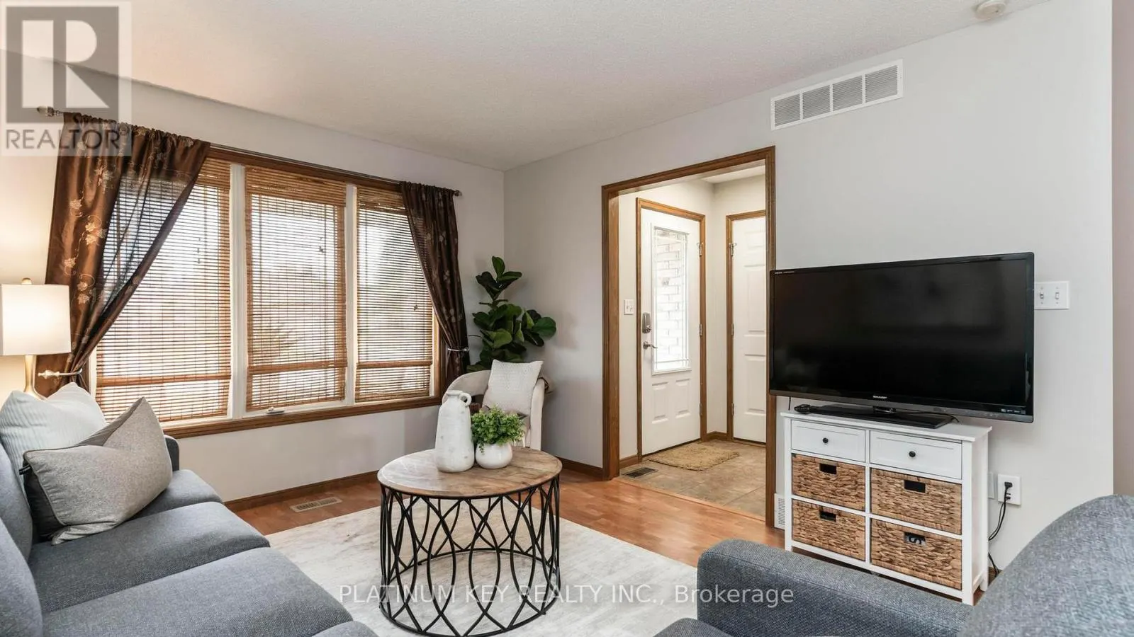 51 QUEENSWAY DRIVE