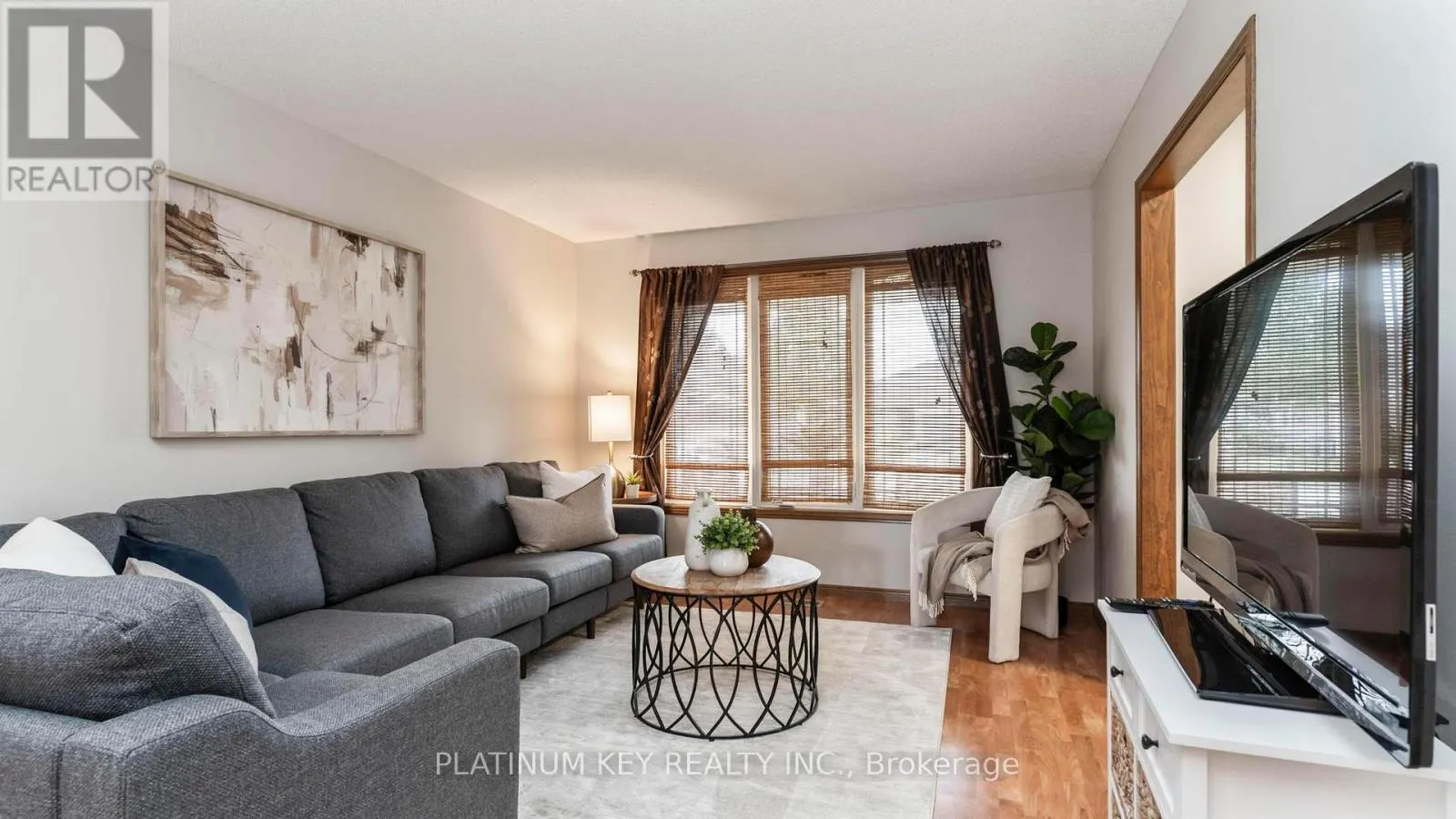 51 QUEENSWAY DRIVE