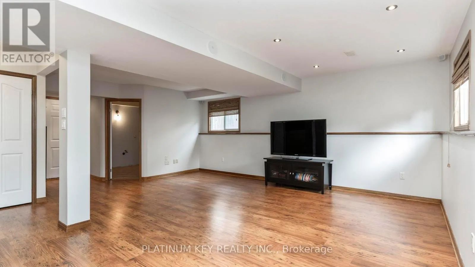 51 QUEENSWAY DRIVE