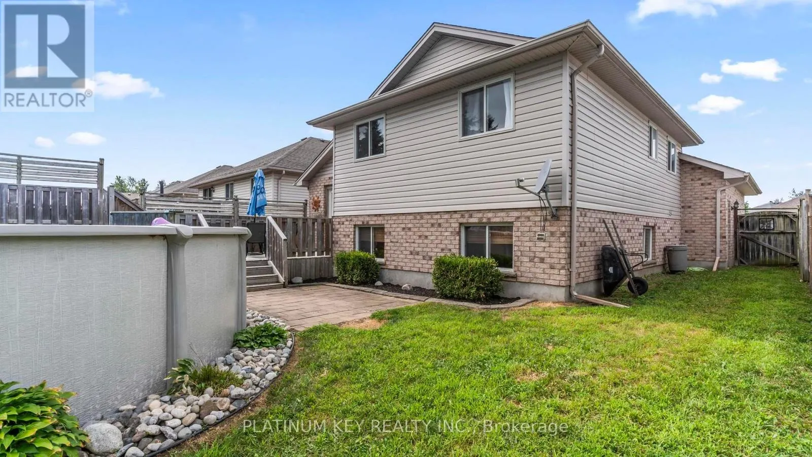 51 QUEENSWAY DRIVE