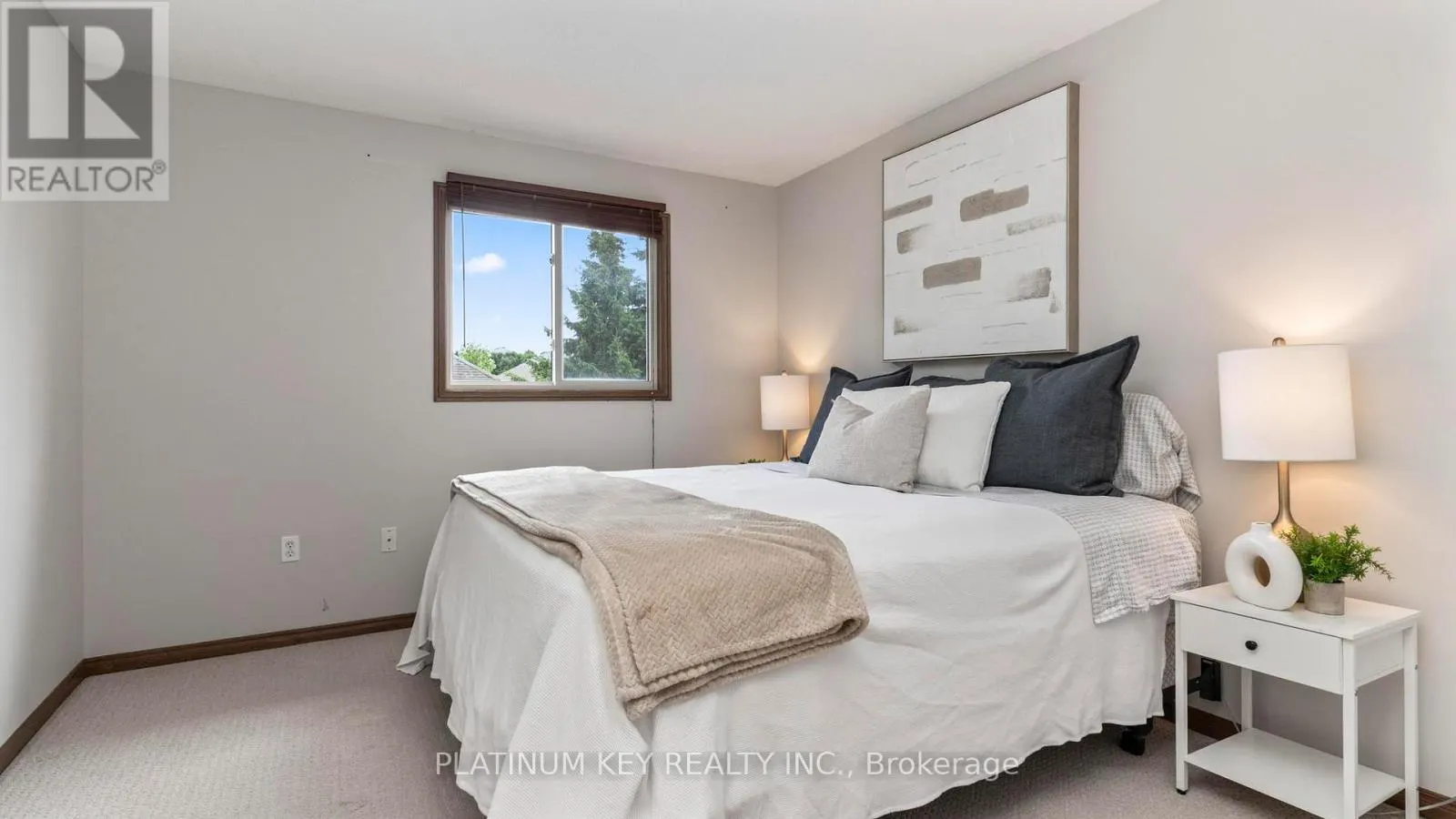 51 QUEENSWAY DRIVE