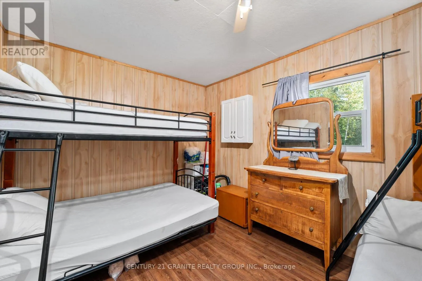 920 PAPINEAU LAKE ROAD