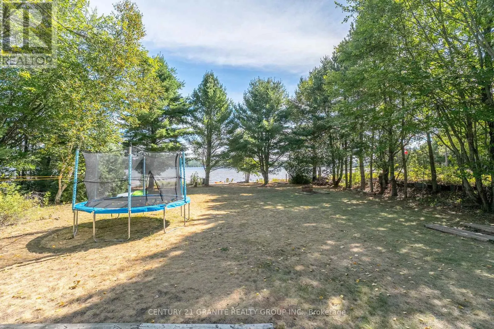 920 PAPINEAU LAKE ROAD