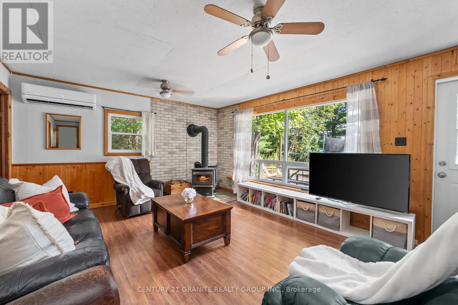 920 PAPINEAU LAKE ROAD