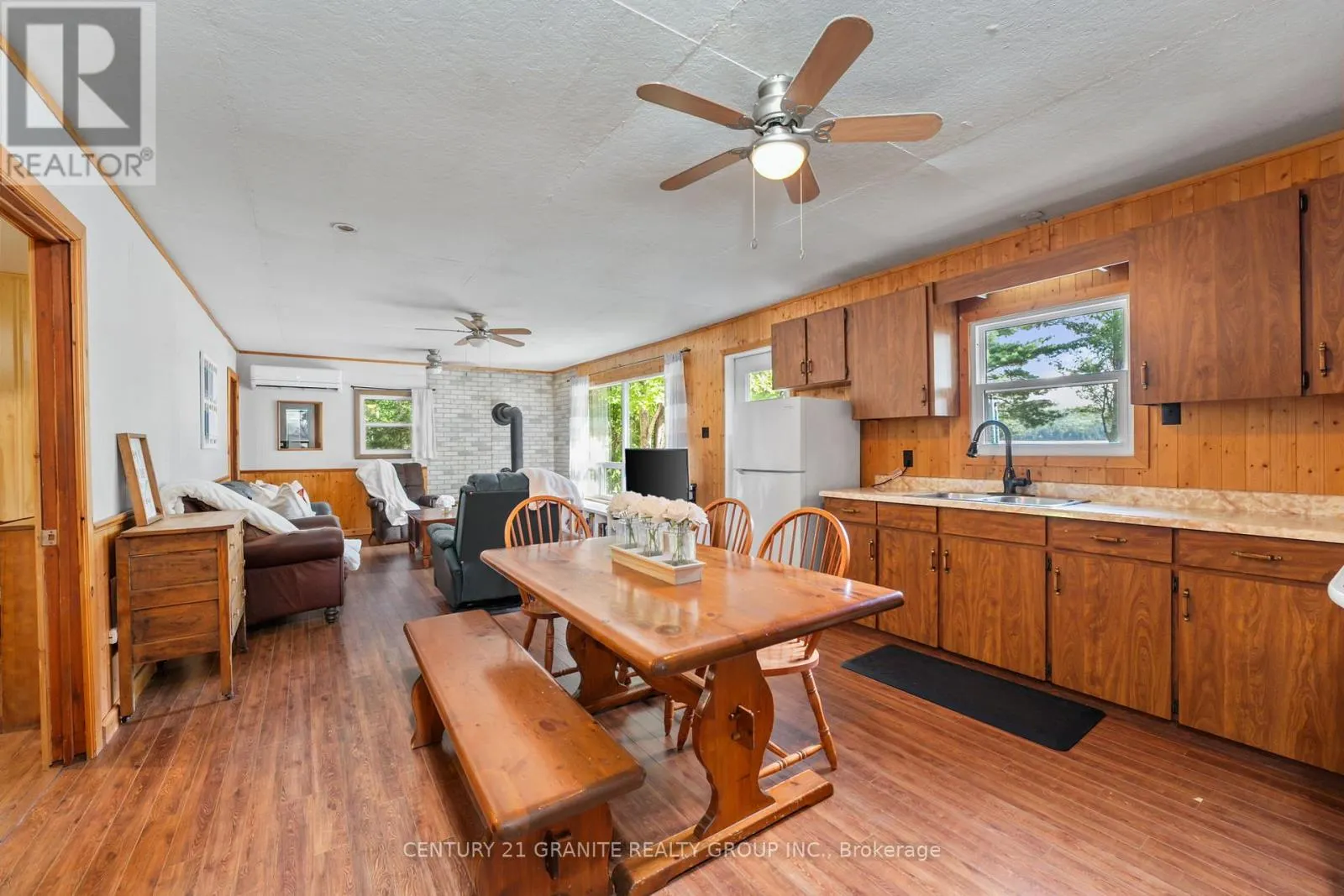 920 PAPINEAU LAKE ROAD