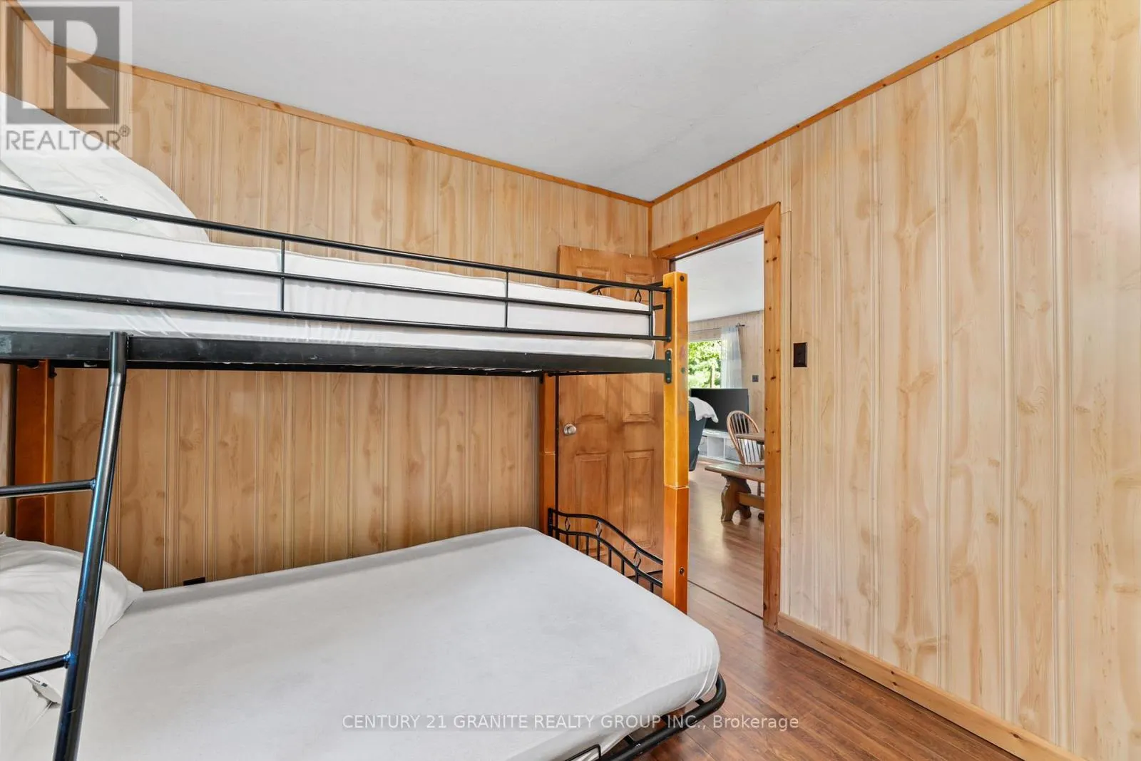 920 PAPINEAU LAKE ROAD