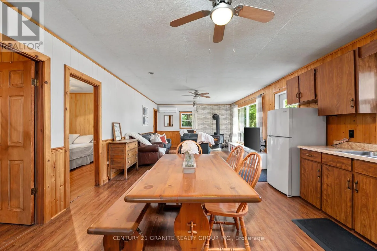 920 PAPINEAU LAKE ROAD