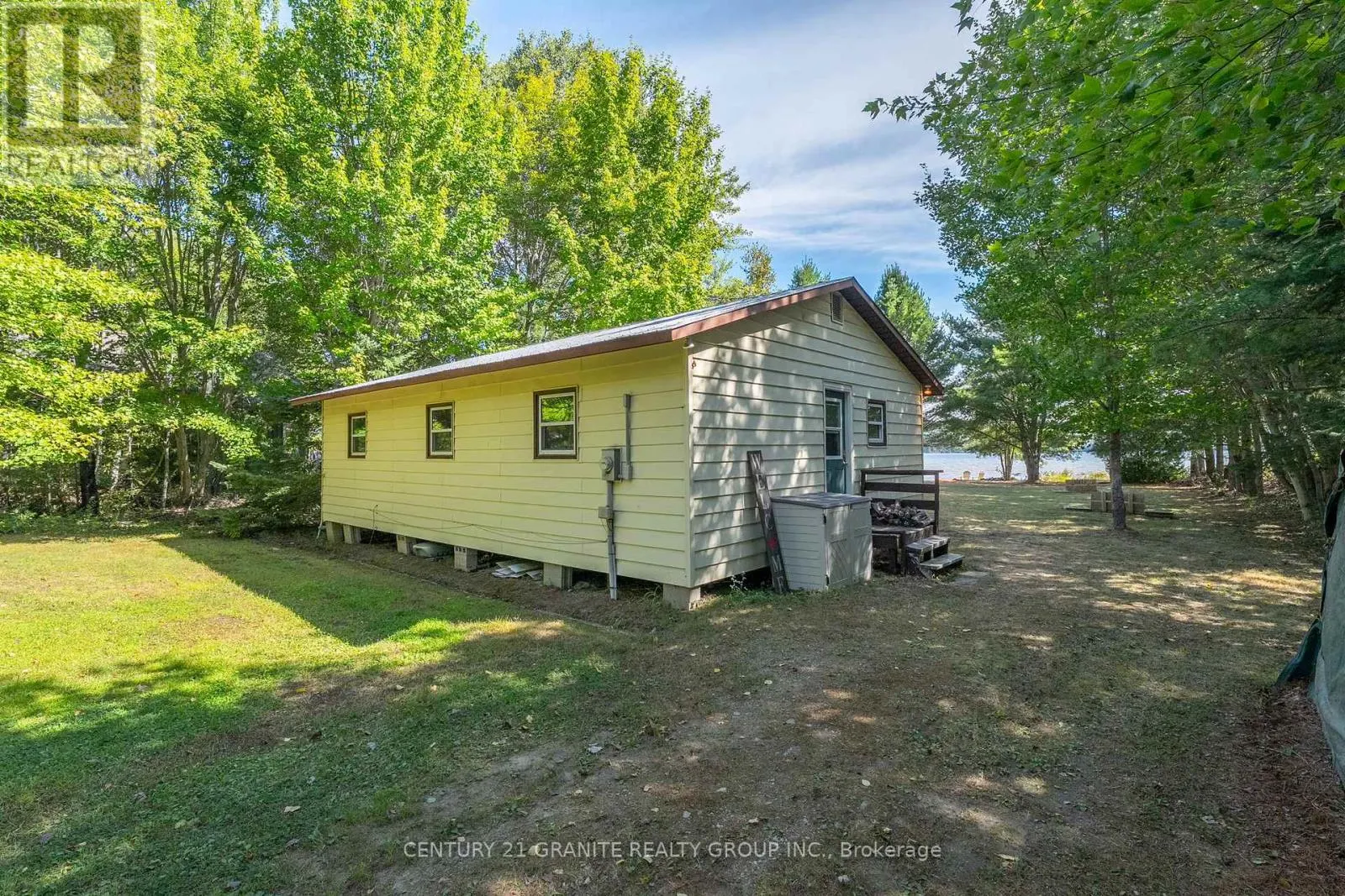 920 PAPINEAU LAKE ROAD