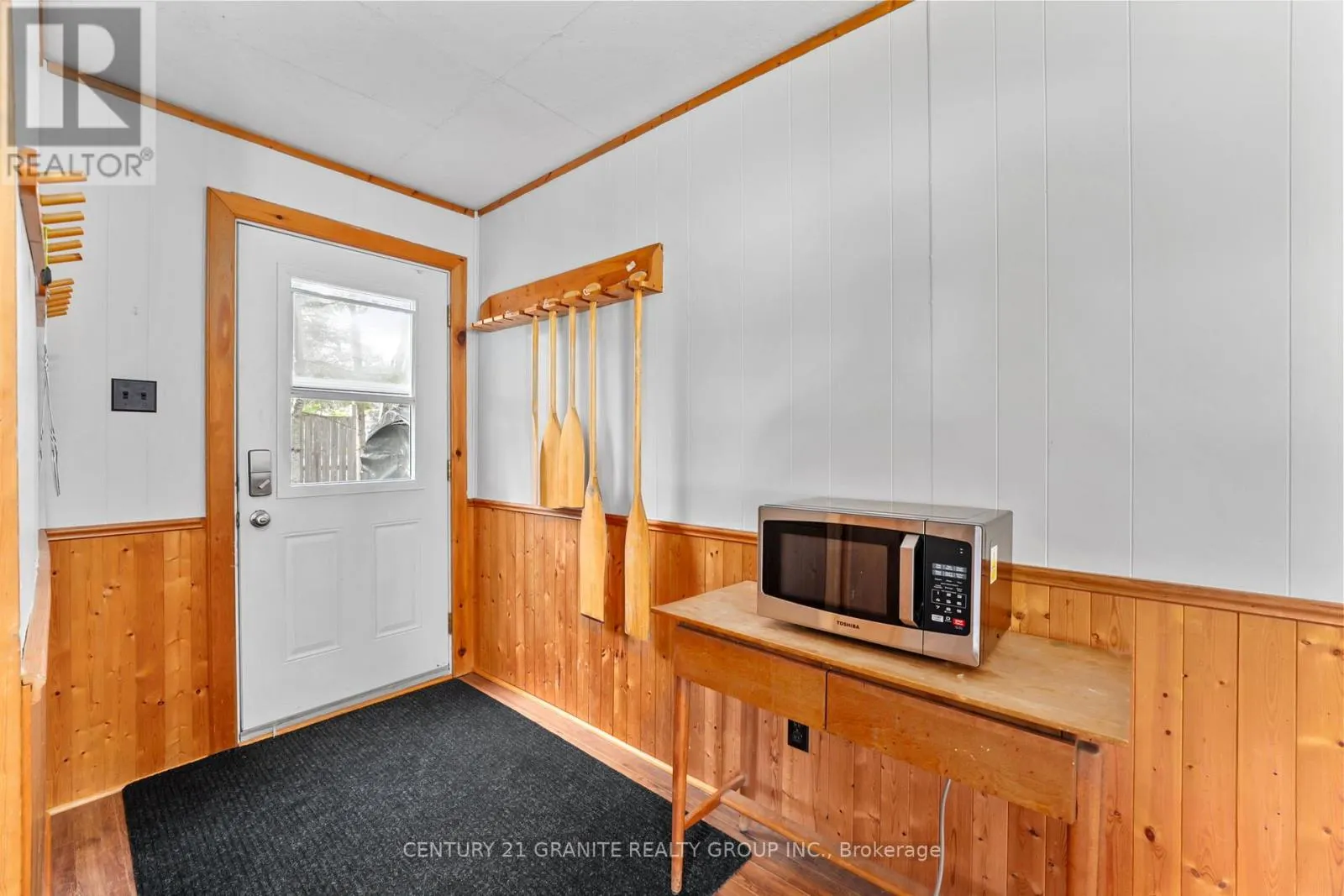 920 PAPINEAU LAKE ROAD