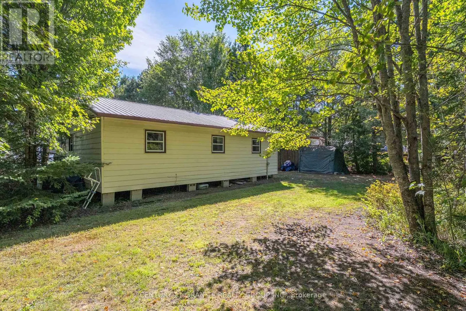 920 PAPINEAU LAKE ROAD