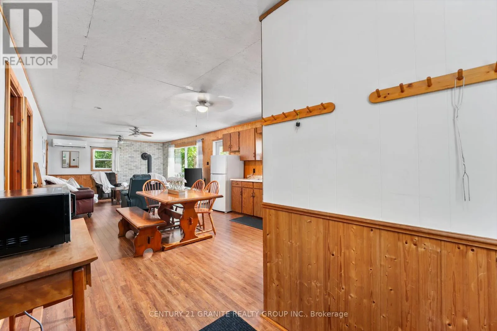 920 PAPINEAU LAKE ROAD