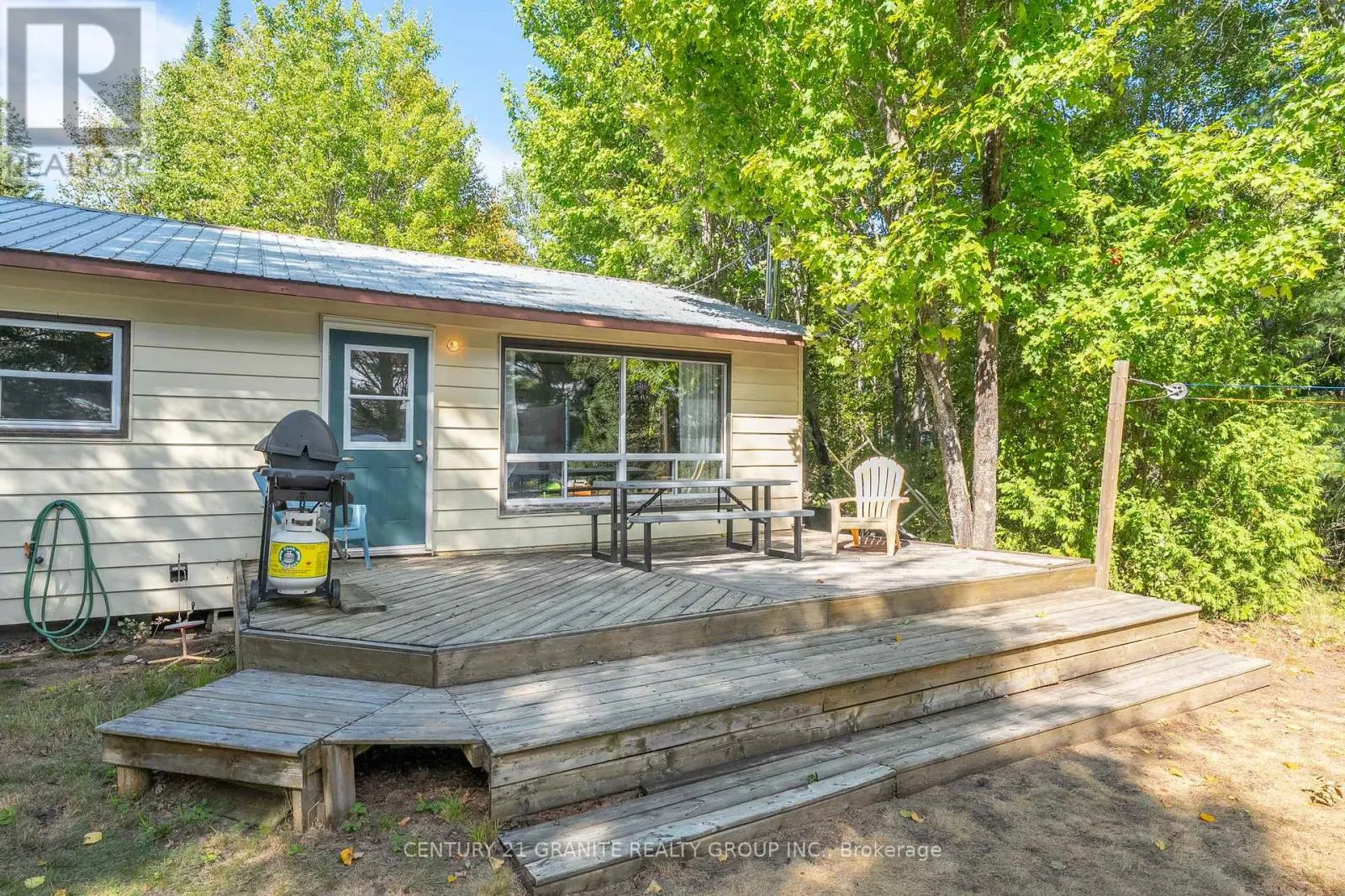 920 PAPINEAU LAKE ROAD