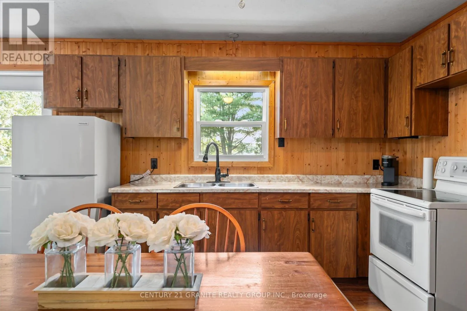920 PAPINEAU LAKE ROAD