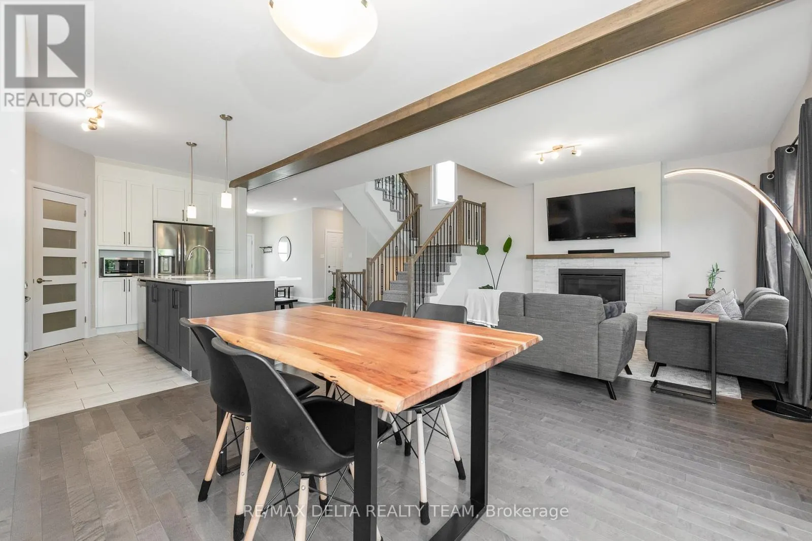 688 GENEVA CRESCENT