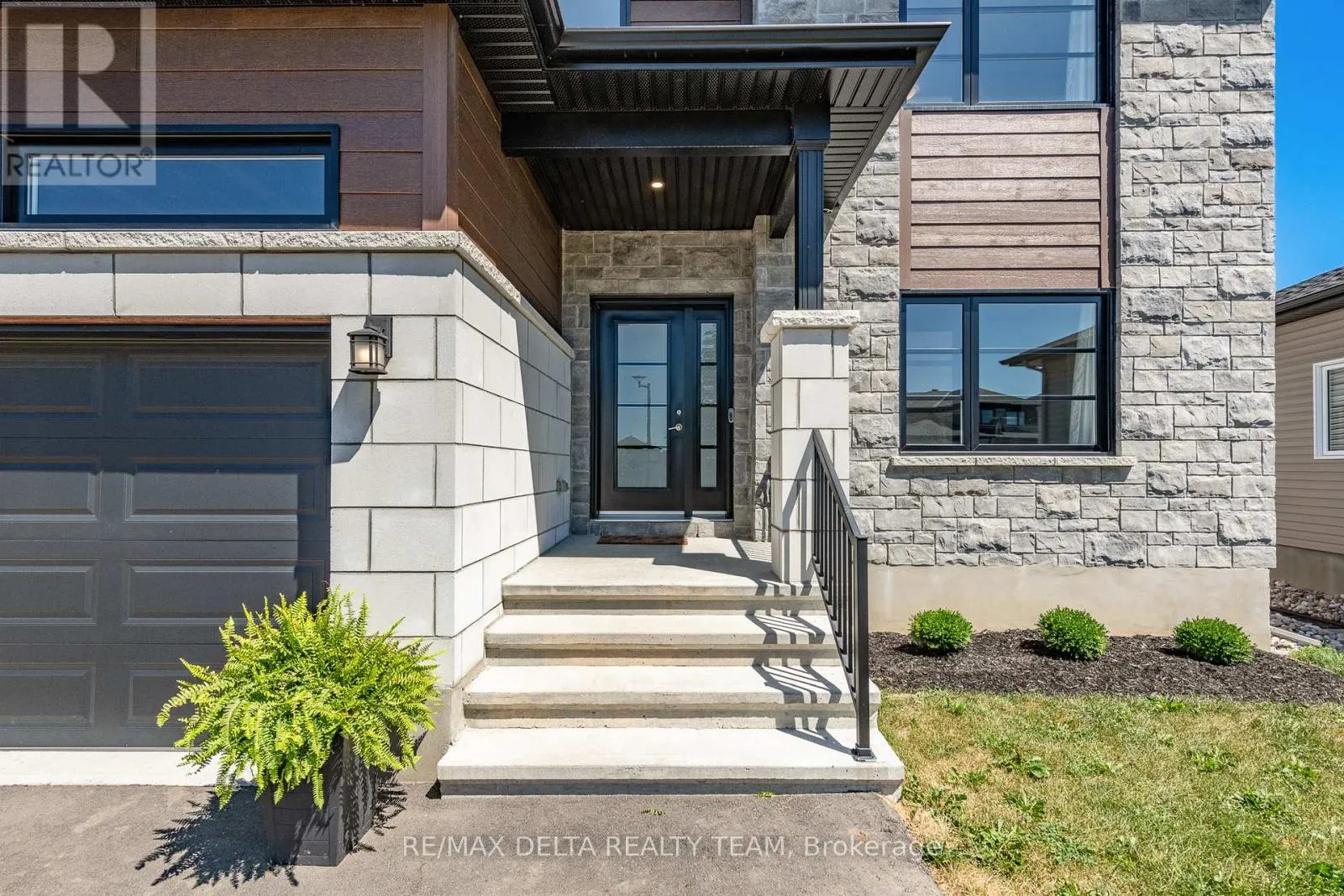 688 GENEVA CRESCENT