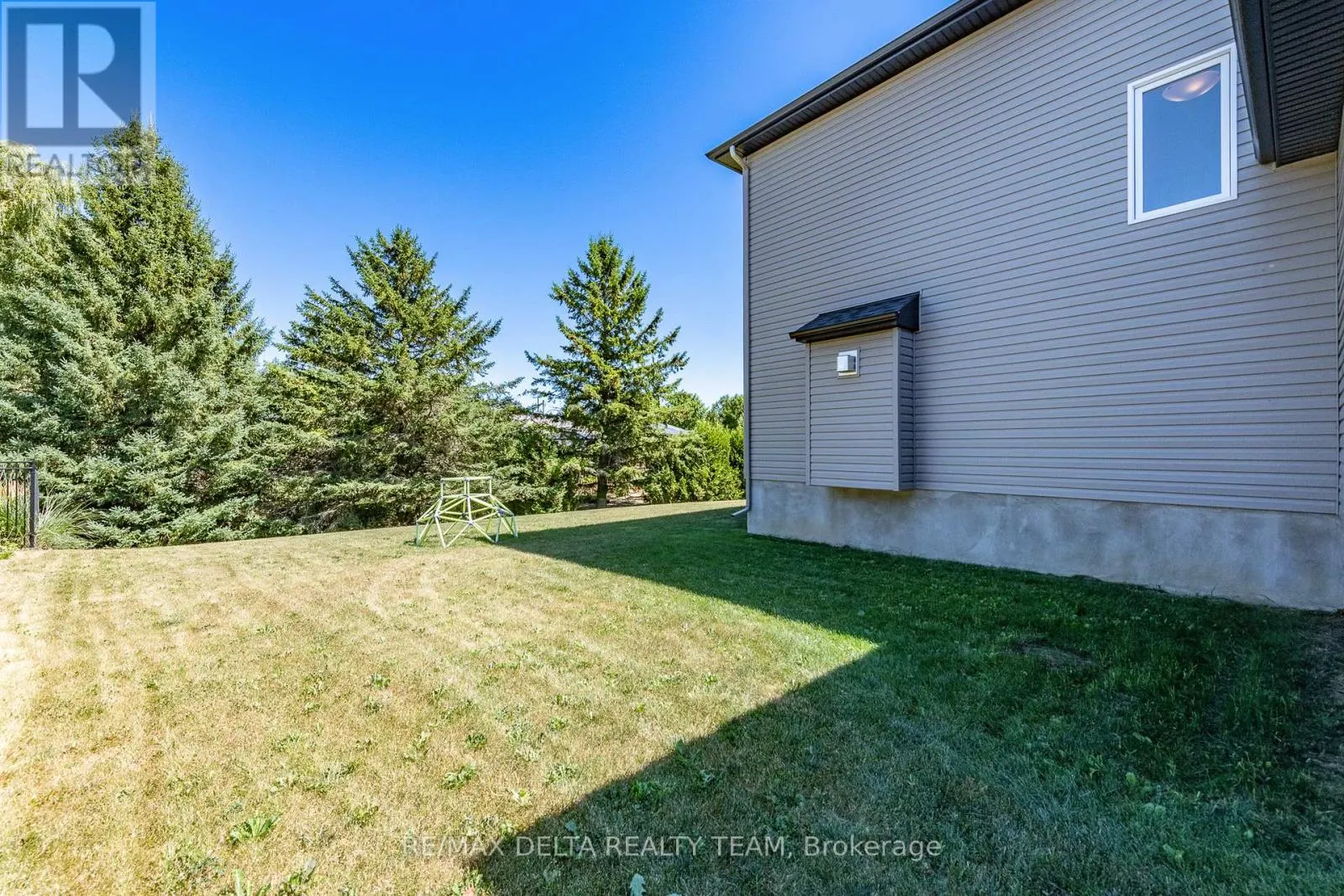 688 GENEVA CRESCENT