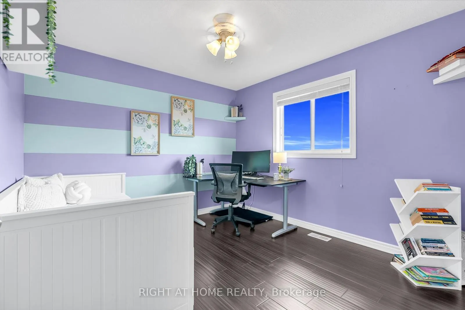 25 STONEGLEN WAY